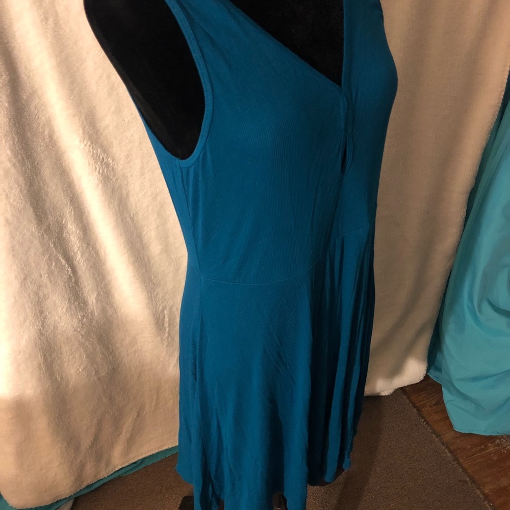Express dress - Picture 2 of 7